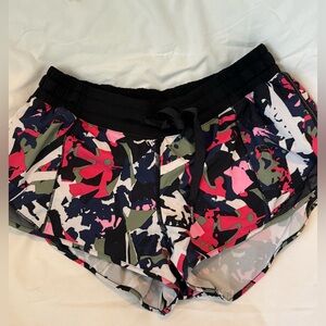 Lululemon Women Black Pop Cut Boom Juice Liner Hotty Hot Long Shorts 2.5” Size 6